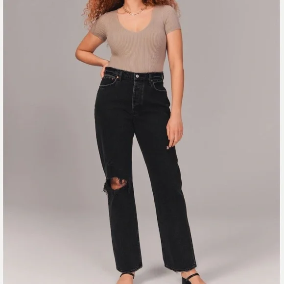 NWT Abercrombie & Fitch Women's High Rise Dad Jean Size 28 SHORT - Picture 1 of 6